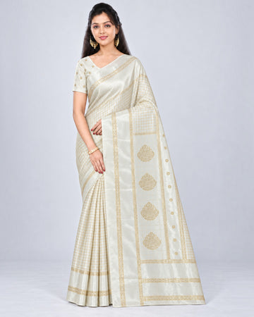 பெண்களுக்கான டர்க்கி சில்க் புடவை மற்றும் பிளவுஸ் பீஸ் – ஐவரி கோல்ட் செக்ஸ் | பாரிஸ் பியூட்டி