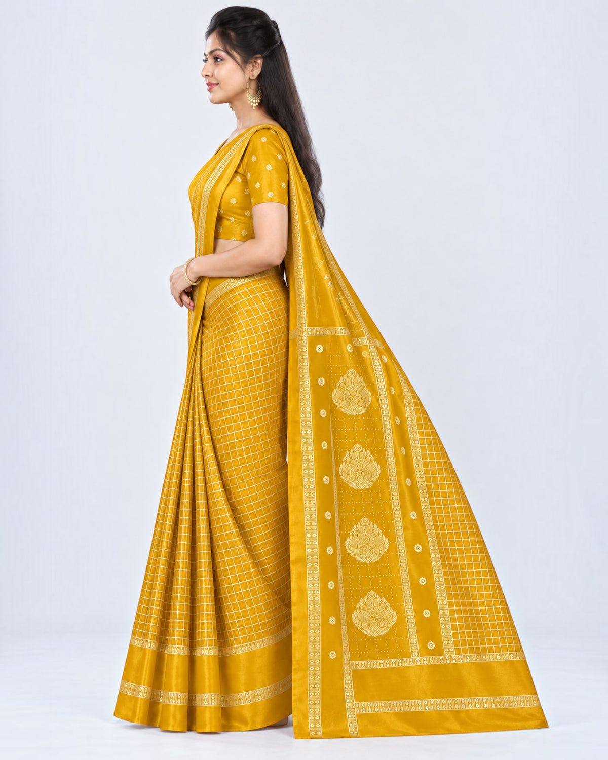 பெண்களுக்கான டர்க்கி சில்க் சேலை (பிளவுஸ் பீஸுடன்) - கடுகு மஞ்சள் மற்றும் கோல்டன் செக்ஸ் | பாரிஸ் பியூட்டி