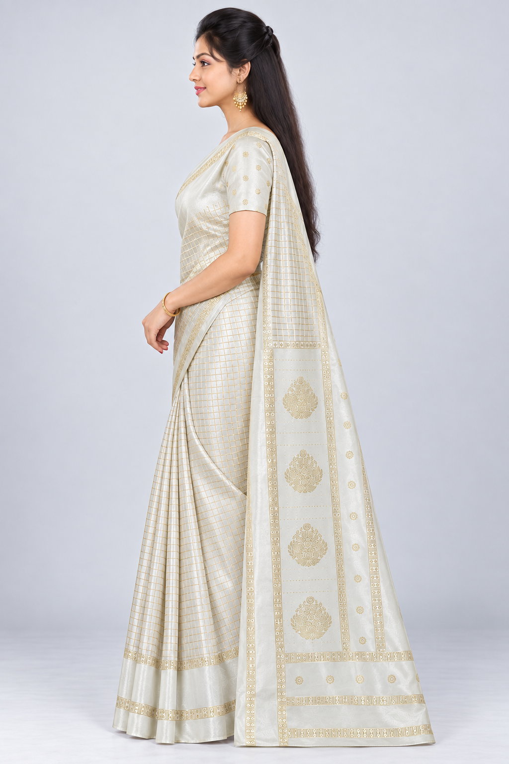 Side view of PARIS BEAUTY ivory Turkey Silk saree showing the checked body, border and flowing pallu.